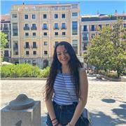 Soy estudiante de Administración y Dirección de Empresas en la UPV, siempre se me han dado muy bien las matemáticas, incluso diría que son divertidas cuando les coges el truco. Llevo 3 años dando clases a niños de primaria y la ESO, a parte de matemáticas